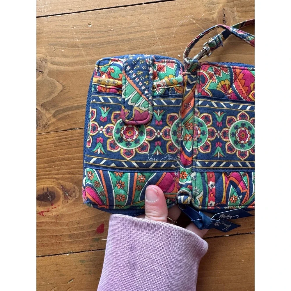 Vera Bradley Quilted Cotton Wristlet‎ Wallet Blue Floral Geometric Zip Around